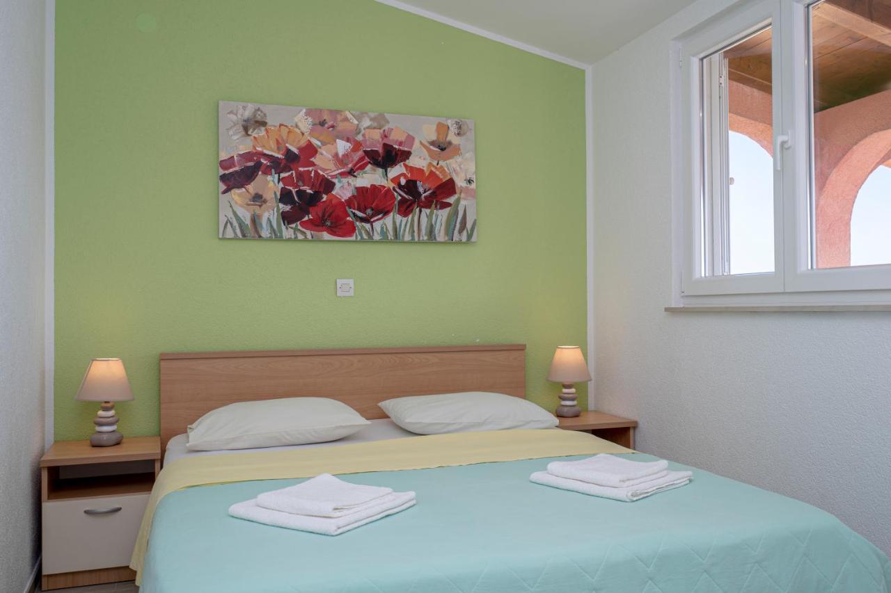 Seaview & Balcony Apartment Petra ยาดริยา ภายนอก รูปภาพ