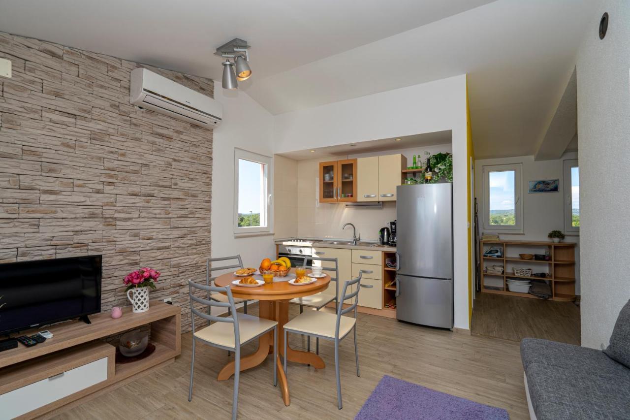 Seaview & Balcony Apartment Petra ยาดริยา ภายนอก รูปภาพ