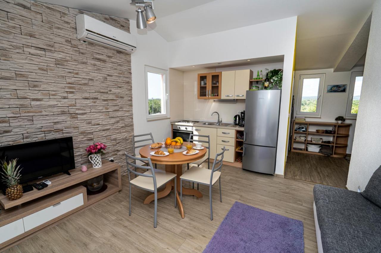 Seaview & Balcony Apartment Petra ยาดริยา ภายนอก รูปภาพ